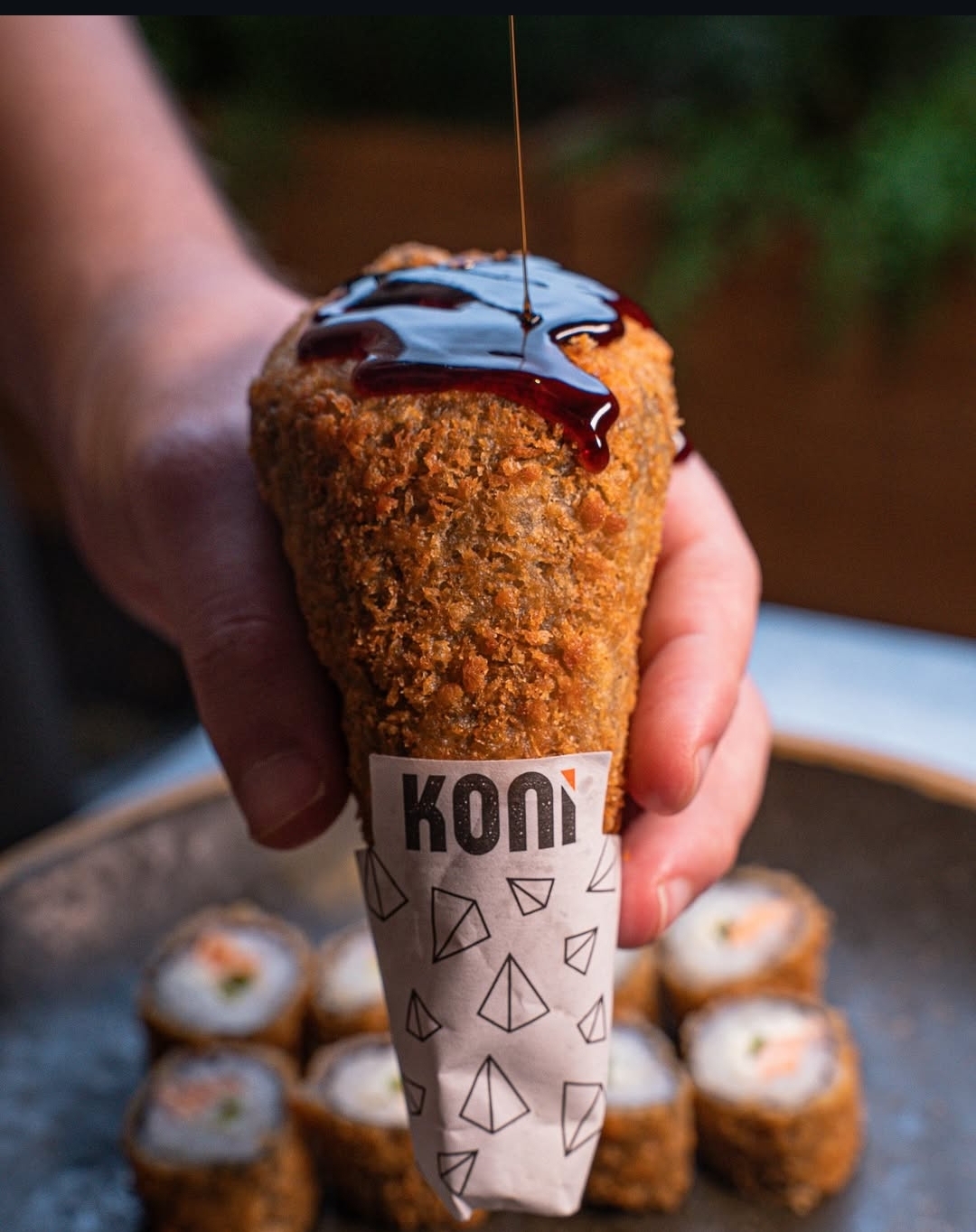 Koni Croc com calda de shoyu